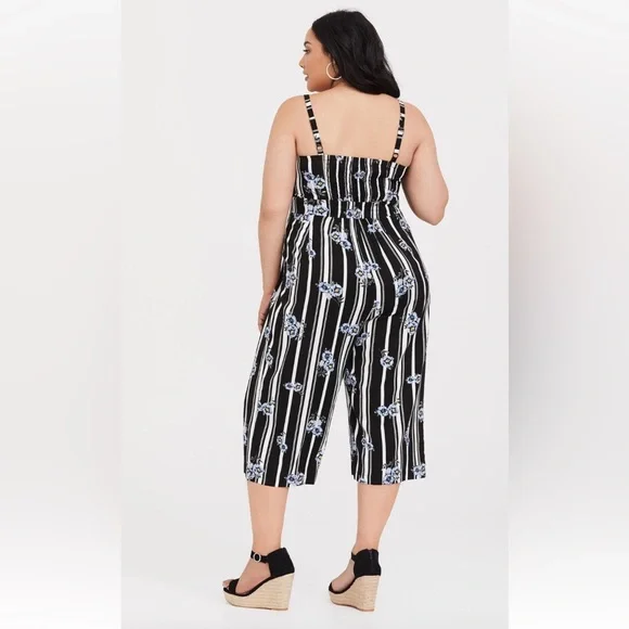 Torrid Size 2 Black, White & Blue Floral Striped Cropped Jumpsuit Women - Picture 3 of 12